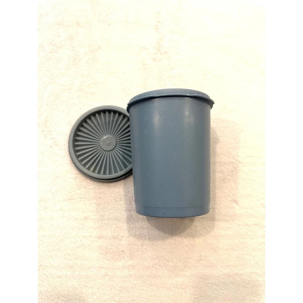 Vintage Tupperware Slate Blue Servalier Canister‎ 811-4 with Sunburst Lid 812-15